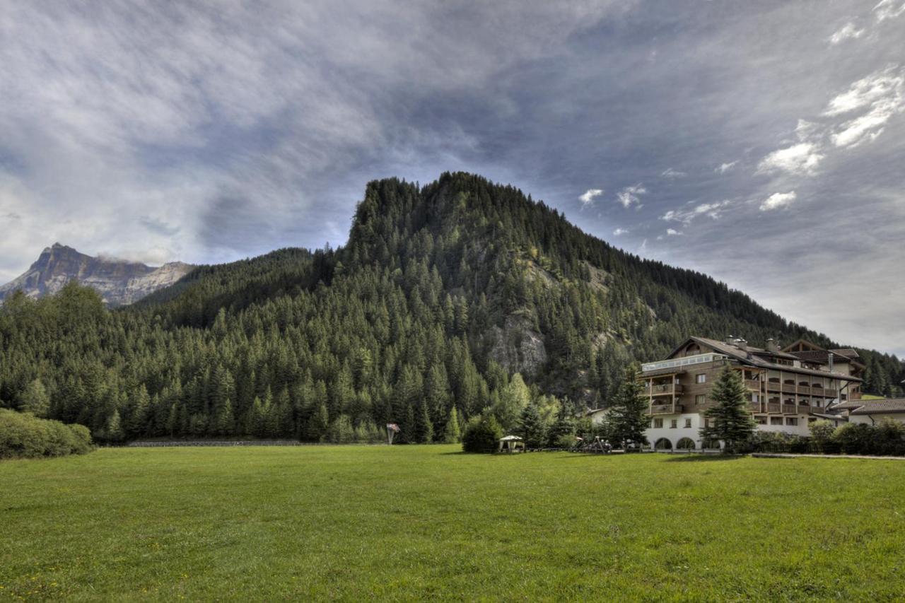 Hotel La Tambra Corvara In Badia Εξωτερικό φωτογραφία