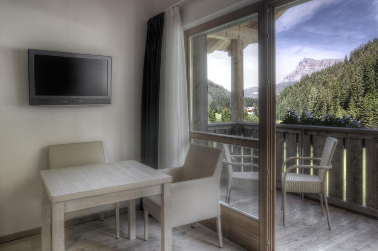 Hotel La Tambra Corvara In Badia Εξωτερικό φωτογραφία